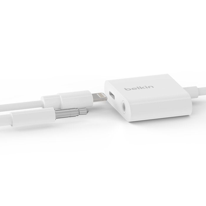 Belkin F8J212btWHT 3.5mm Audio + Charge RockStar™, White - Tic Tac - Adapter